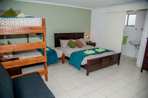 Sinclairs Country Retreat - Darwin Holiday 30