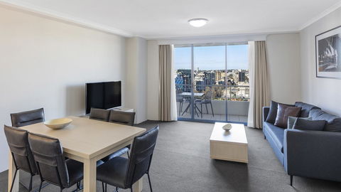 Oaks Sydney Castlereagh Suites - Darwin Holiday 7