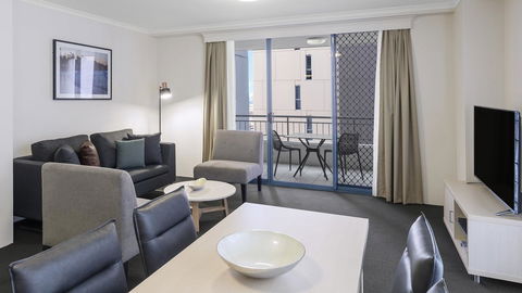 Oaks Sydney Castlereagh Suites - Darwin Holiday 10