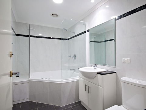 Messines Street, Breakwater Apartment, 104 - Darwin Holiday 9