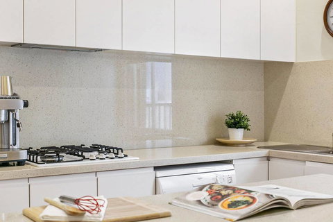 Oversized 2 Bedroom Manly Beach House - Darwin Holiday 2