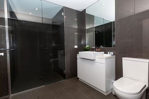 Brand New Executive Apartment - Darwin Holiday 16
