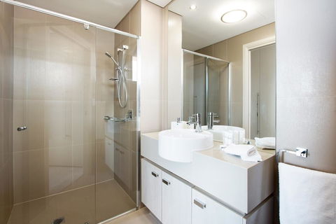 The Junction Palais - Modern And Spacious 2BR Bondi Junction Apartment Close To Everything - Darwin Holiday 2