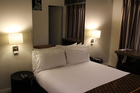 Kirketon Hotel Sydney - Darwin Holiday 9