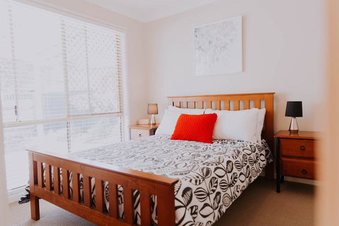 Central Wagga Self Catering Apartment - Darwin Holiday 10