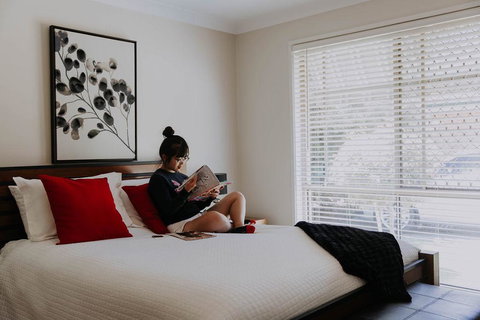 Central Wagga Self Catering Apartment - Darwin Holiday 7