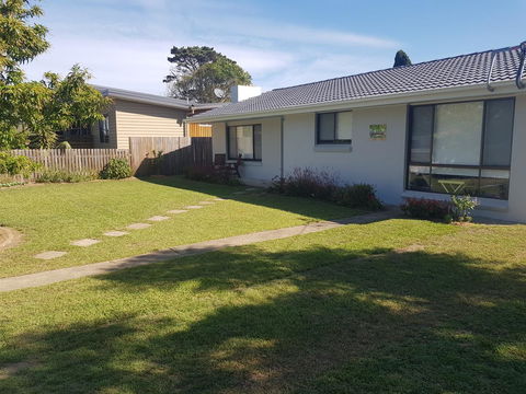 Golden Hill Cottage - Darwin Holiday 0