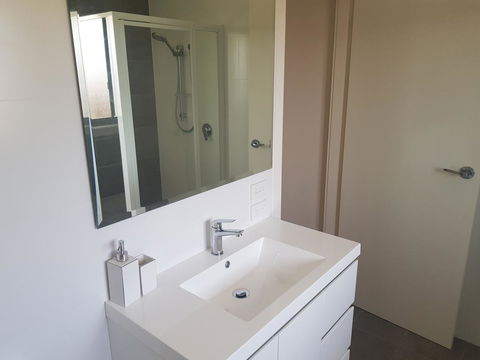 Golden Hill Cottage - Darwin Holiday 3