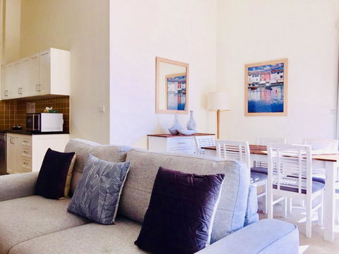 Boathouse Resort (Water Front) - Darwin Holiday 8