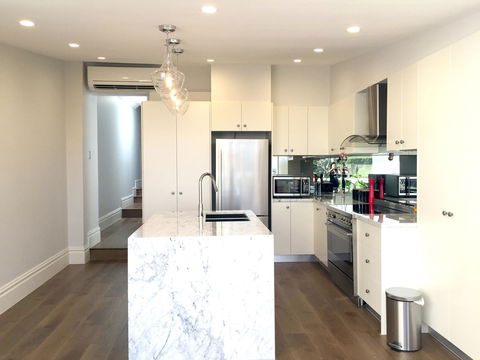 Luxury House In Bondi Junction - Darwin Holiday 2