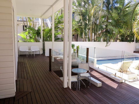 Cove Studios - Darwin Holiday 32