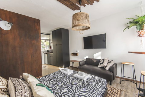 Designer Studios Manly - Darwin Holiday 28