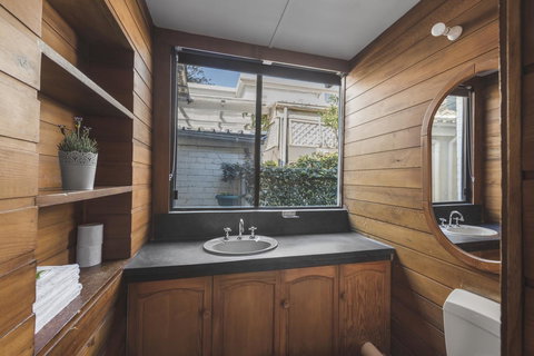 Designer Studios Manly - Darwin Holiday 10