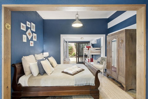 Designer Studios Manly - Darwin Holiday 11