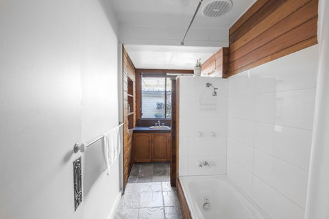 Designer Studios Manly - Darwin Holiday 9