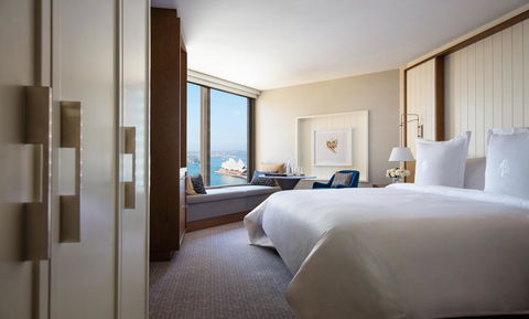 Four Seasons Hotel Sydney - Darwin Holiday 11