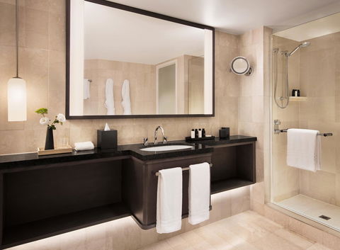 Four Seasons Hotel Sydney - Darwin Holiday 17