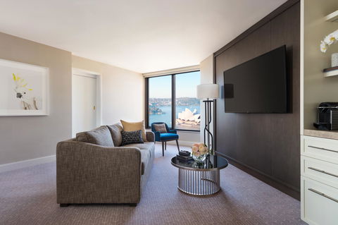 Four Seasons Hotel Sydney - Darwin Holiday 1
