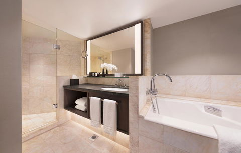 Four Seasons Hotel Sydney - Darwin Holiday 8