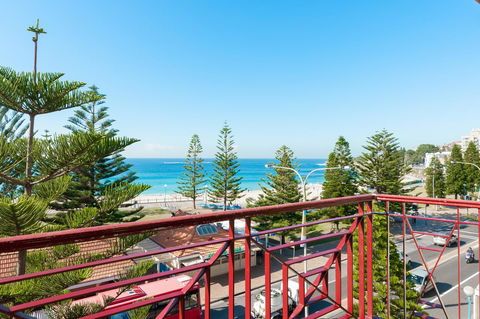 Mad Monkey Hostel Coogee Beach - Darwin Holiday 7