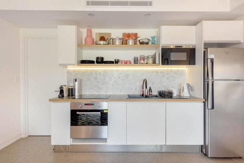 Scandi Beach Apartment - Darwin Holiday 13