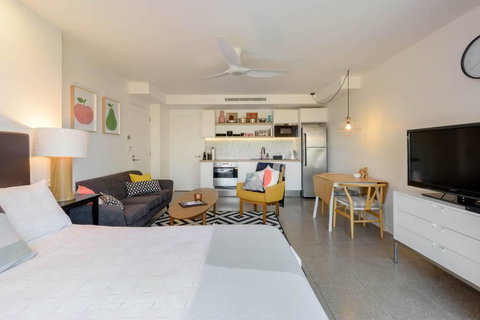 Scandi Beach Apartment - Darwin Holiday 8