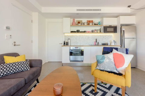 Scandi Beach Apartment - Darwin Holiday 5