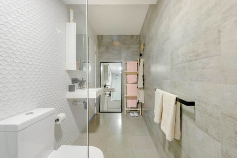 Scandi Beach Apartment - Darwin Holiday 10