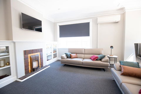 Horse And Jockey Hotel Homebush - Darwin Holiday 15