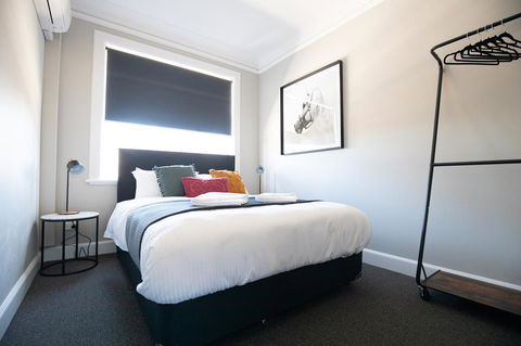Horse And Jockey Hotel Homebush - Darwin Holiday 5