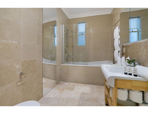 Huge Garden Apartment In The Heart Of Bondi Beach - Darwin Holiday 23
