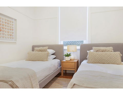 Huge Garden Apartment In The Heart Of Bondi Beach - Darwin Holiday 5