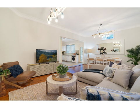 Huge Garden Apartment In The Heart Of Bondi Beach - Darwin Holiday 0