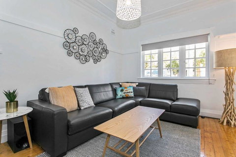 Seaspray - Manly Beach Apartment Close To The Sand - Darwin Holiday 5