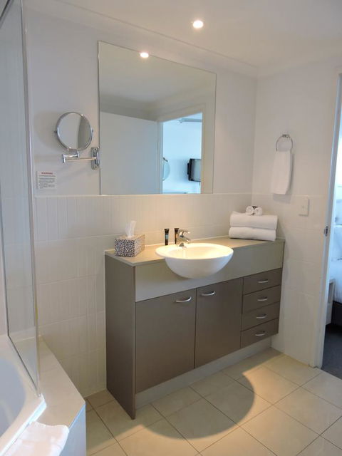 BASE Holidays - Ettalong Beach Premium Apartments - Darwin Holiday 20