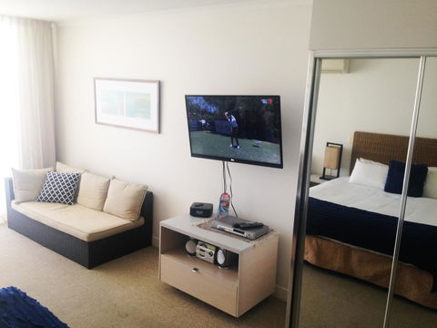 BASE Holidays - Ettalong Beach Premium Apartments - Darwin Holiday 32