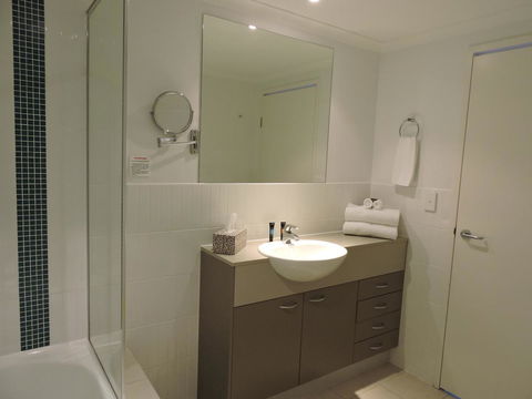 BASE Holidays - Ettalong Beach Premium Apartments - Darwin Holiday 6