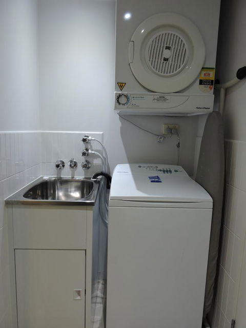 BASE Holidays - Ettalong Beach Premium Apartments - Darwin Holiday 3