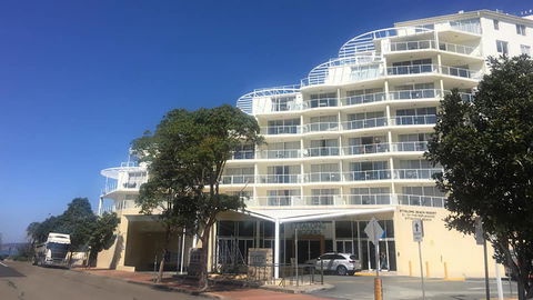 BASE Holidays - Ettalong Beach Premium Apartments - Darwin Holiday 0