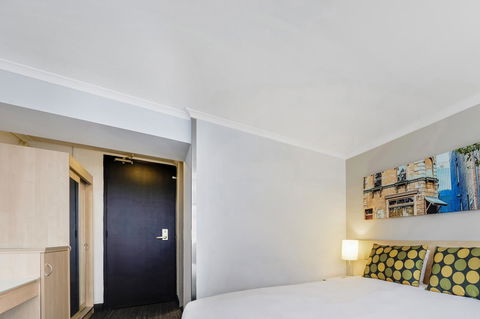Novotel Sydney City Centre - Darwin Holiday 10