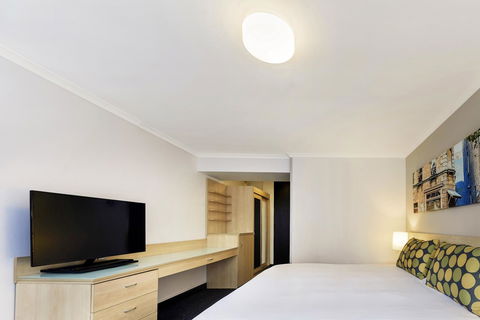 Novotel Sydney City Centre - Darwin Holiday 11