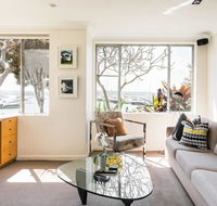 Waterfront Apartment Brimming with Inspirational Artwork - Darwin Holiday
