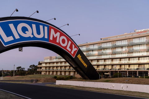 Rydges Mount Panorama Bathurst - Darwin Holiday 0
