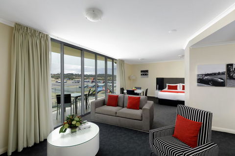 Rydges Mount Panorama Bathurst - Darwin Holiday 21