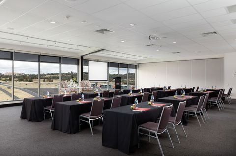 Rydges Mount Panorama Bathurst - Darwin Holiday 36