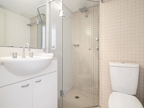 Lower Bridge And Sails - Executive 2BR Darlinghurst Apartment With Balcony And Rooftop Views - Darwin Holiday 9