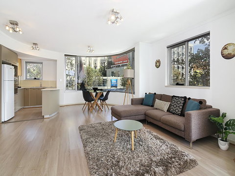 Lower Bridge And Sails - Executive 2BR Darlinghurst Apartment With Balcony And Rooftop Views - Darwin Holiday 0