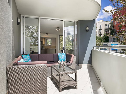 Lower Bridge And Sails - Executive 2BR Darlinghurst Apartment With Balcony And Rooftop Views - Darwin Holiday 5