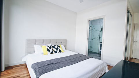 Cozy 5 Bed House In Sydney - Darwin Holiday 13