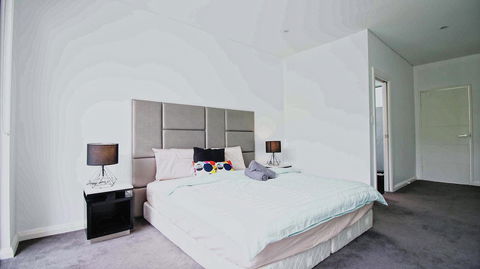 Cozy 5 Bed House In Sydney - Darwin Holiday 1